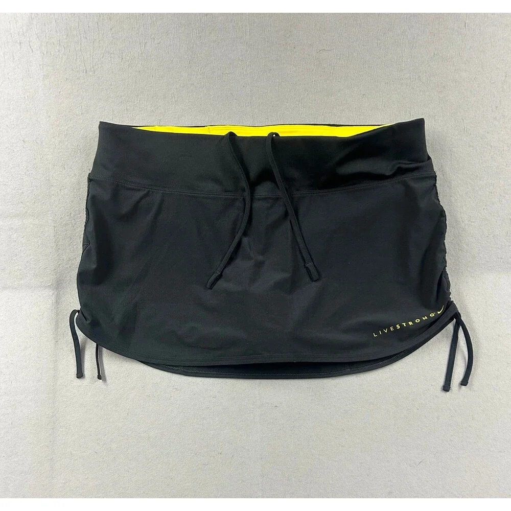 Nike Women’s LiveStrong Athletic Black Skort Medium